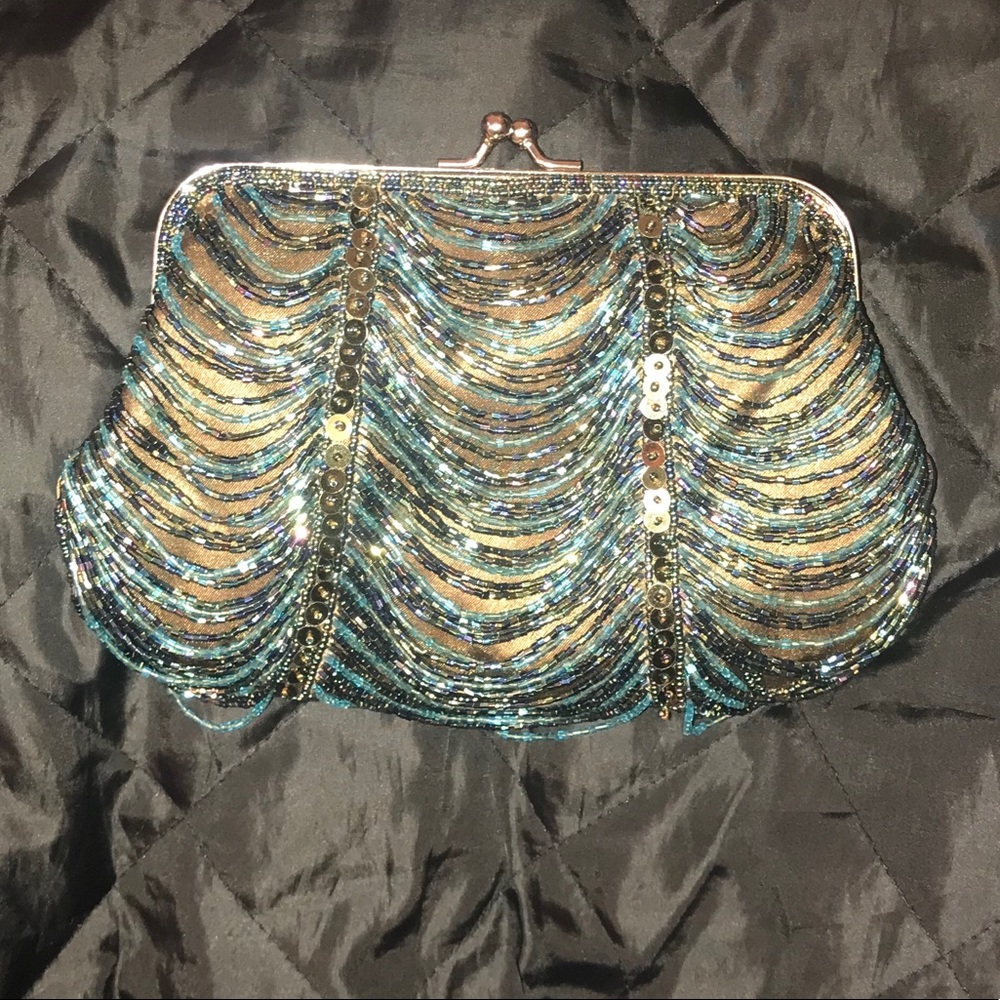 Vintage clutch w/ beading & sequin detail - Picture 2 of 6